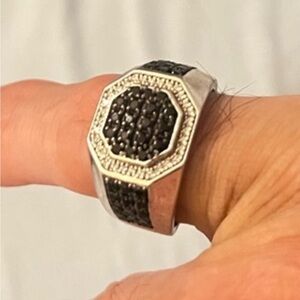 Elegant .925 Silver and Black Effy Men's Ring. Beautiful all the way around. 8.5